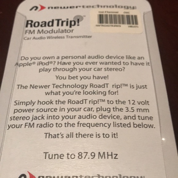 RoadTrip FM Modulator Car Radio Wireless Transmitter NWT - Picture 2 of 3